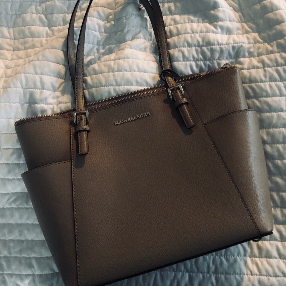 NWT Michael Kors Jet Set tote